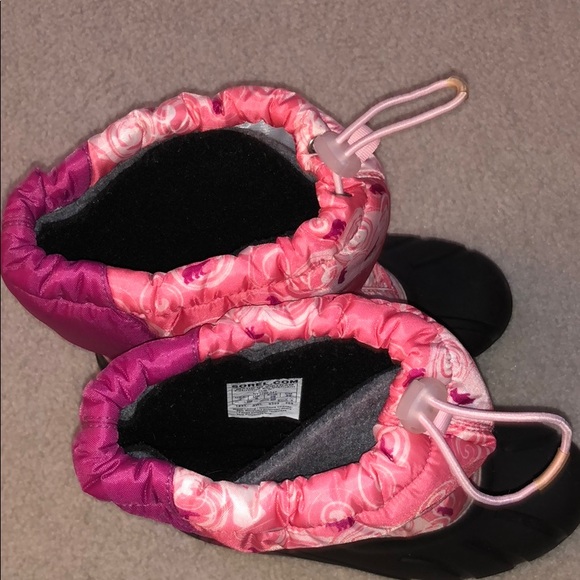 BRAND NEW Winter Boots - Picture 4 of 7